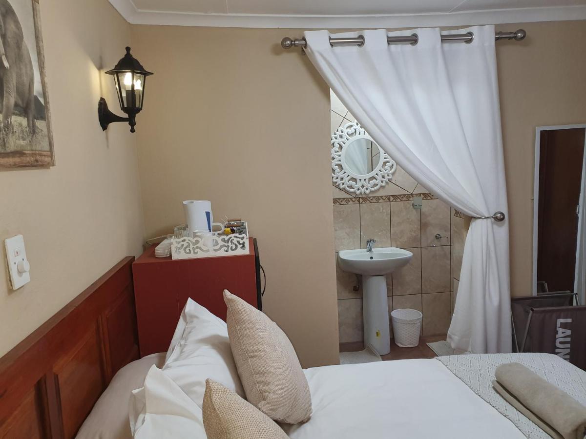 Lani'S Guest House - No Loadshedding Musina Esterno foto